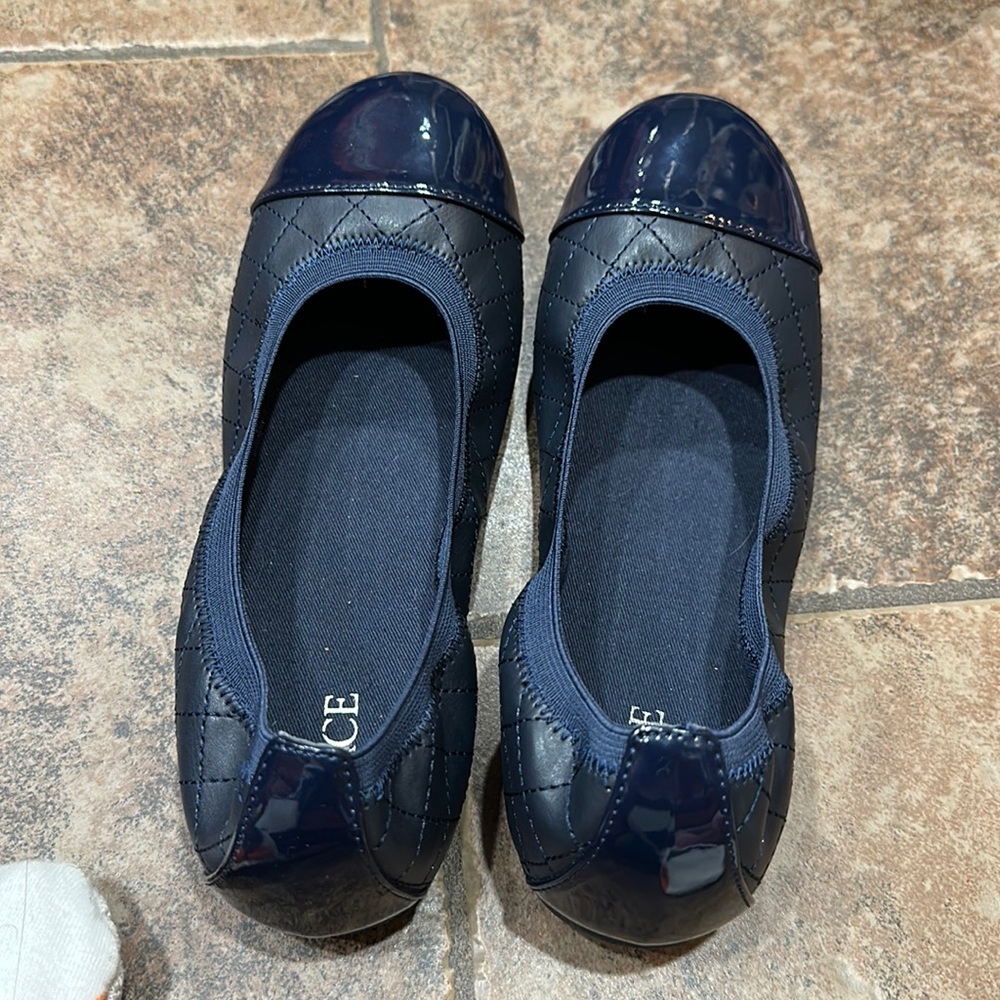 Uniform shoes